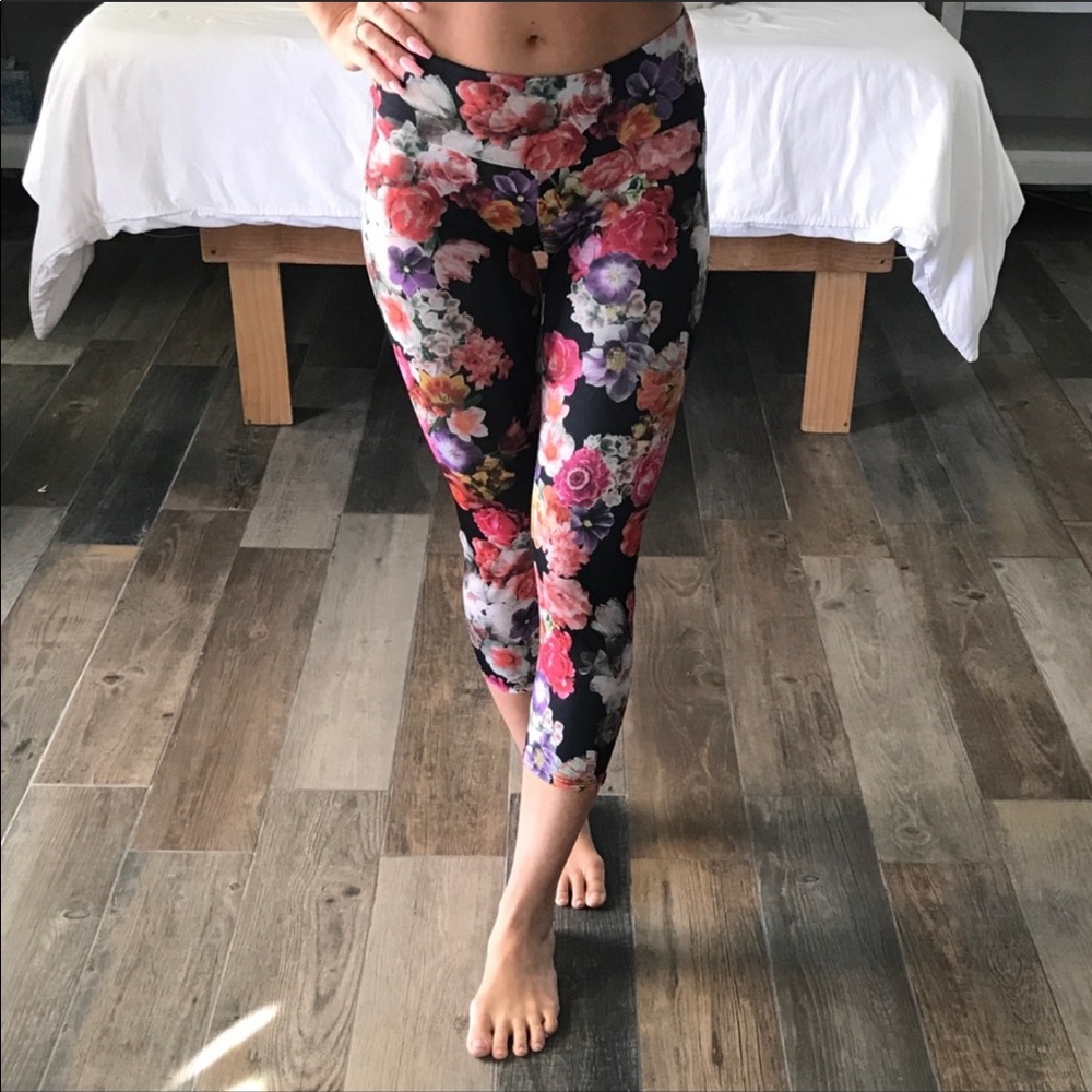 Onzie crop floral leggings